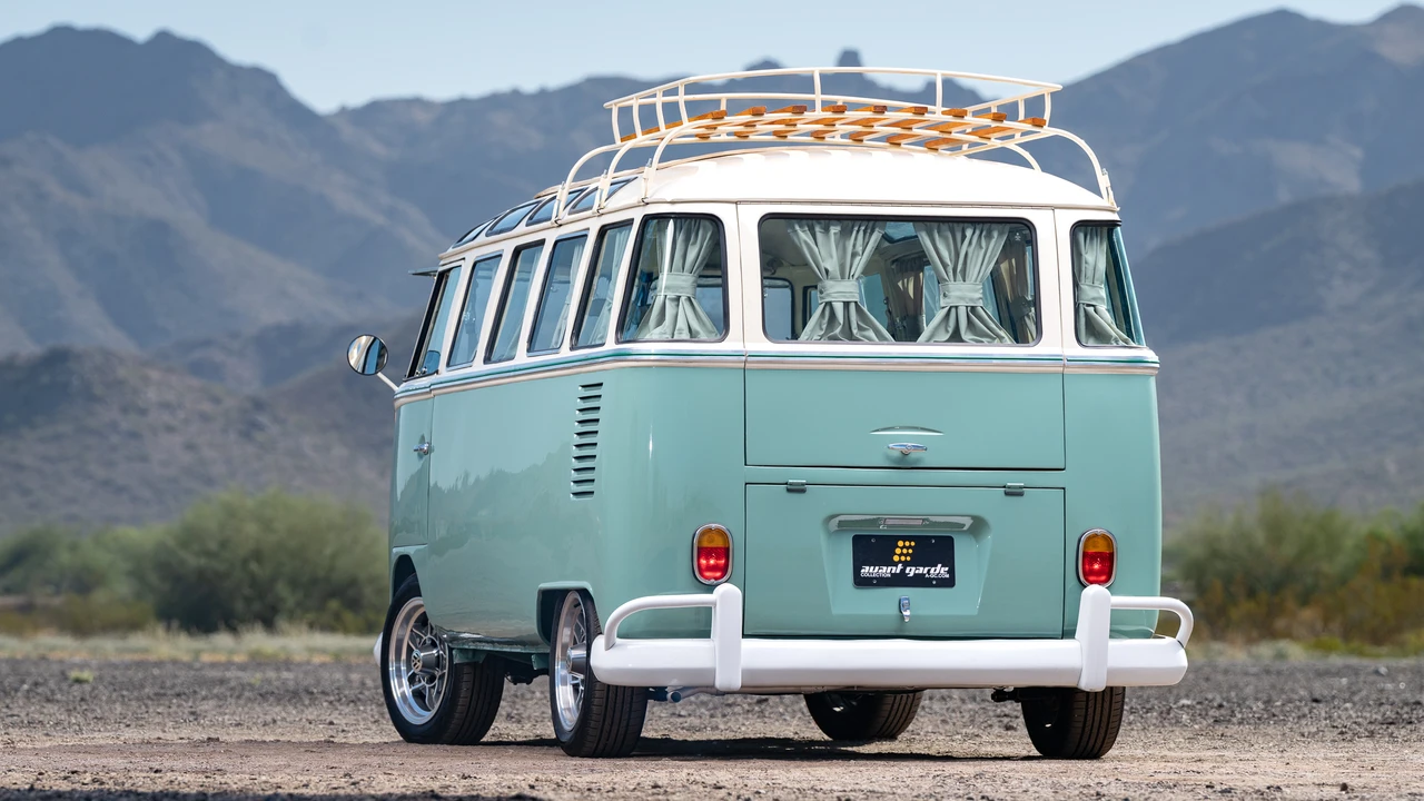 1970 Volkswagen Split-Window Bus - Image 24 of 31