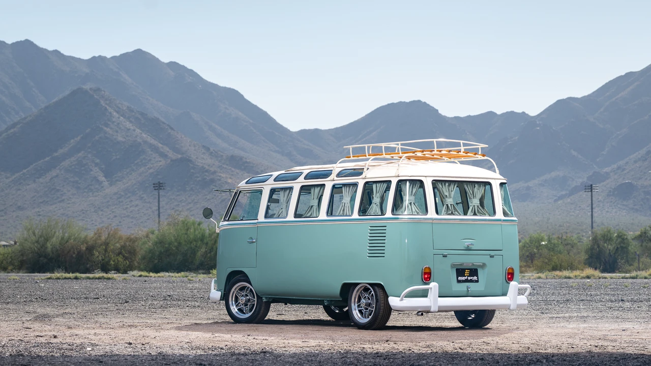1970 Volkswagen Split-Window Bus - Image 25 of 31