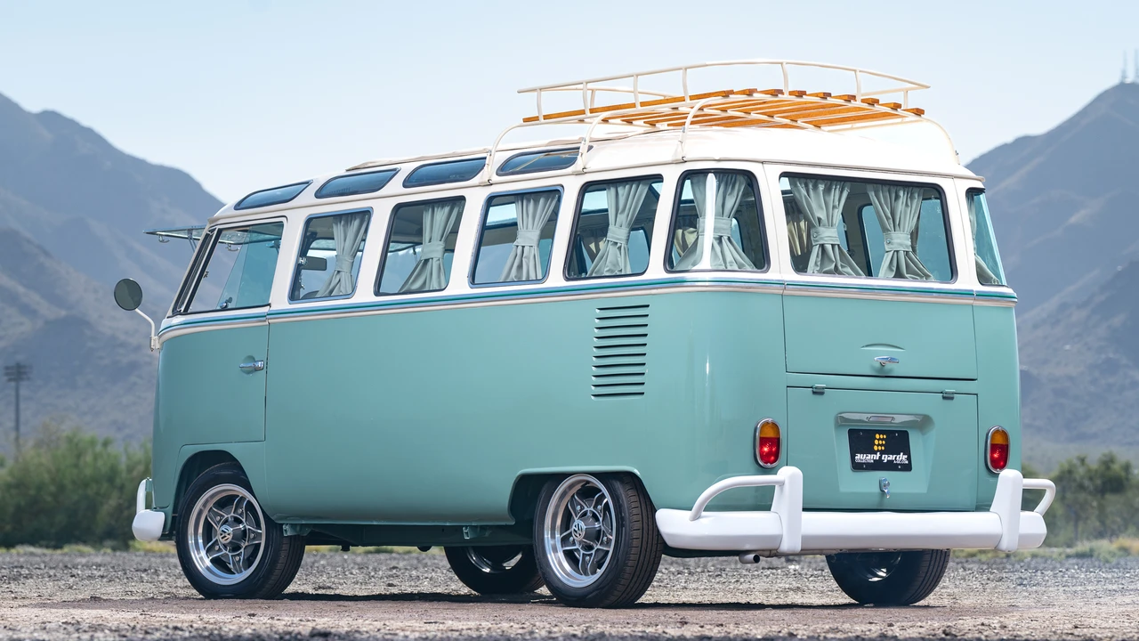 1970 Volkswagen Split-Window Bus - Image 26 of 31