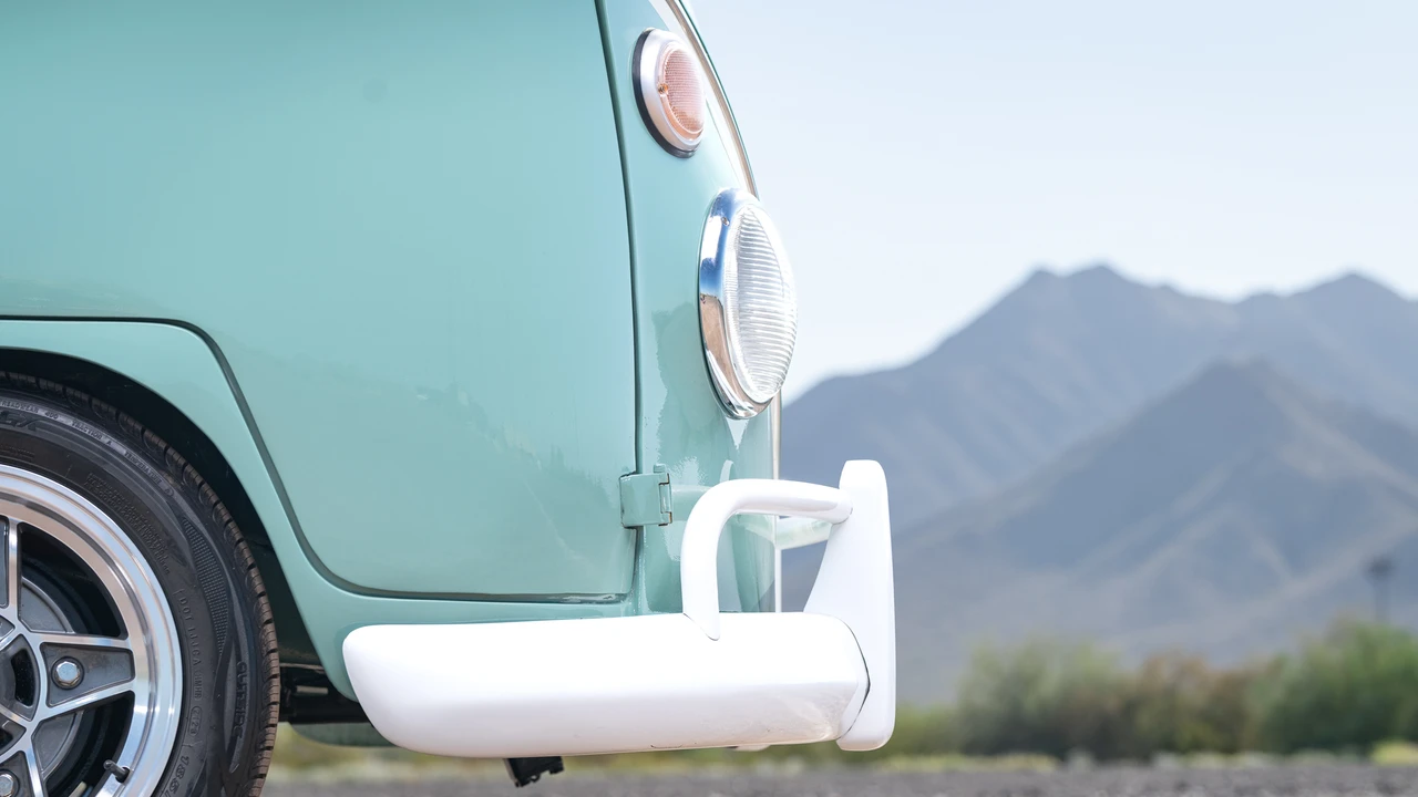 1970 Volkswagen Split-Window Bus - Image 27 of 31