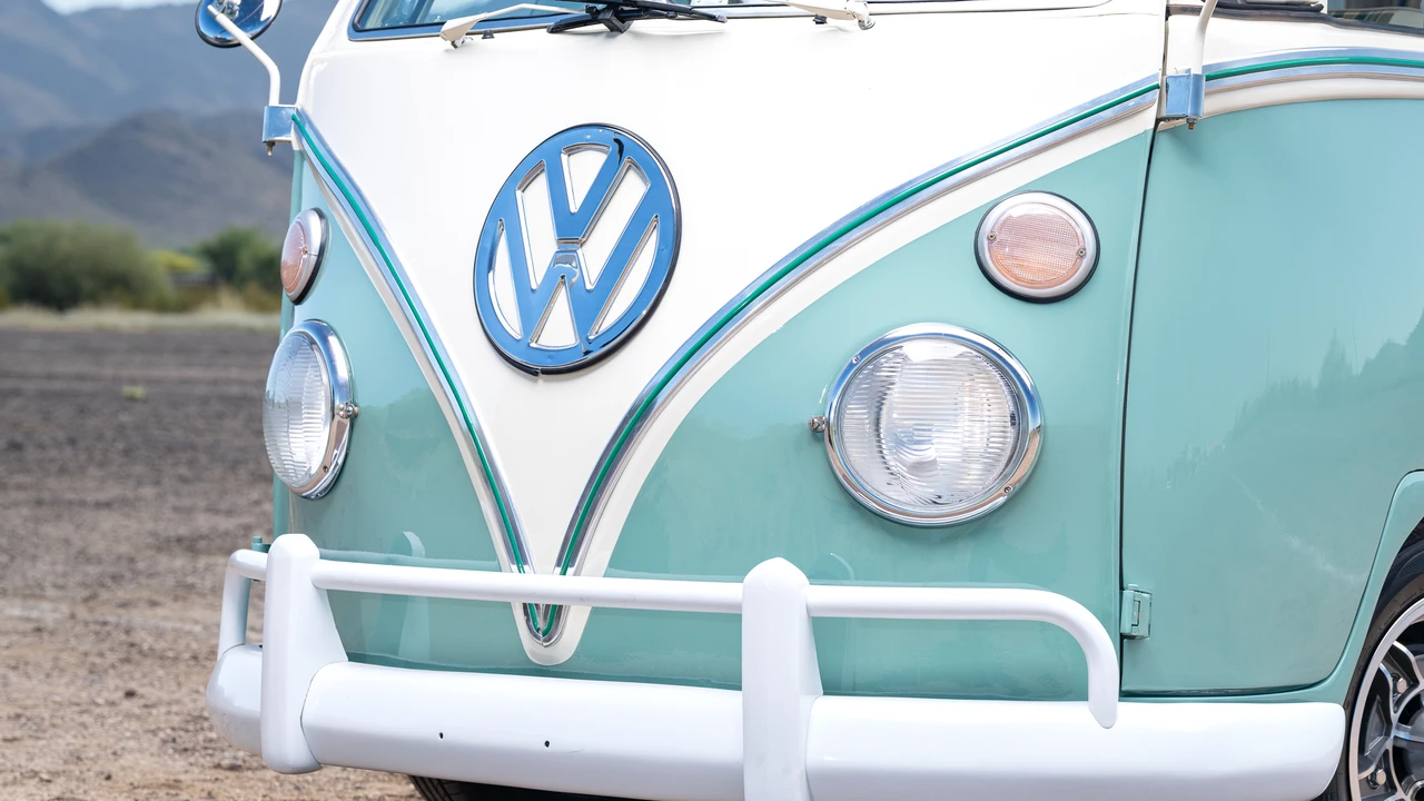 1970 Volkswagen Split-Window Bus - Image 28 of 31