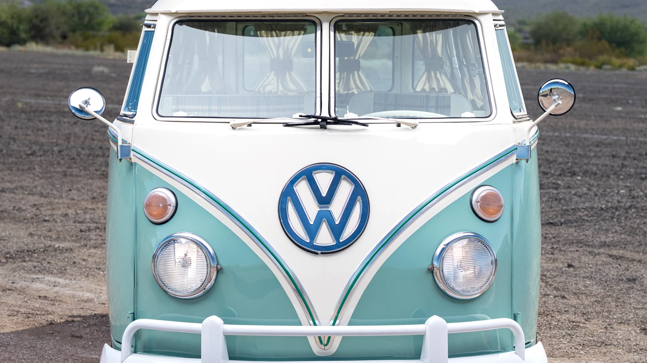 1970 Volkswagen Split-Window Bus - Image 30 of 31