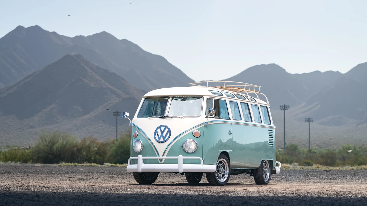 1970 Volkswagen Split-Window Bus - Image 4 of 31