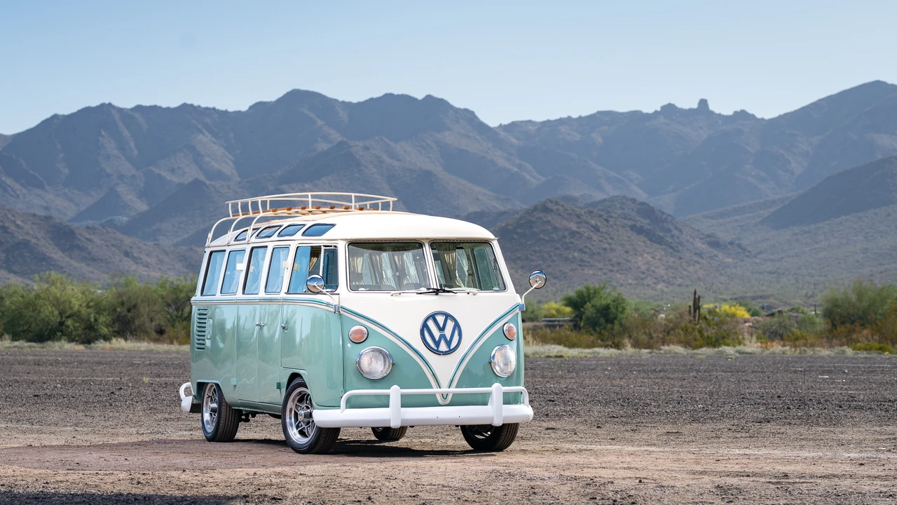 1970 Volkswagen Split-Window Bus - Image 6 of 31