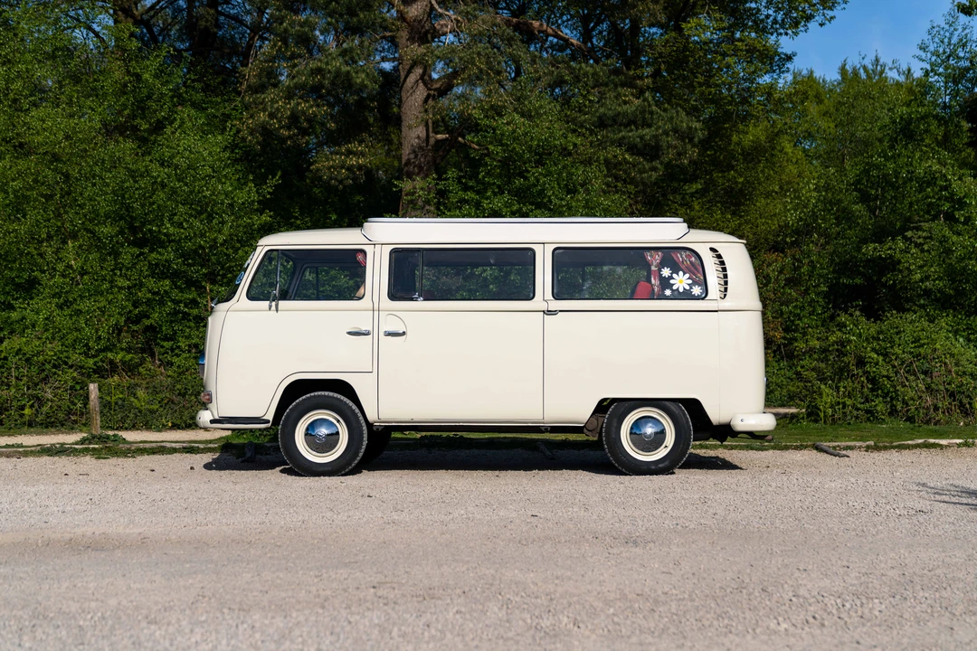 1969 Volkswagen Bay-Window Camper - Image 8 of 31