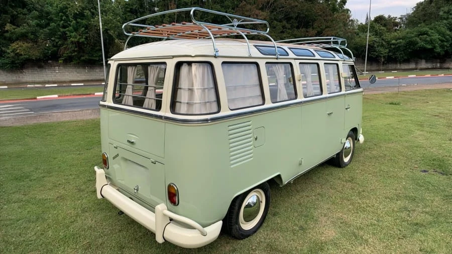1970 Volkswagen Bay-Window Bus - Image 2 of 31