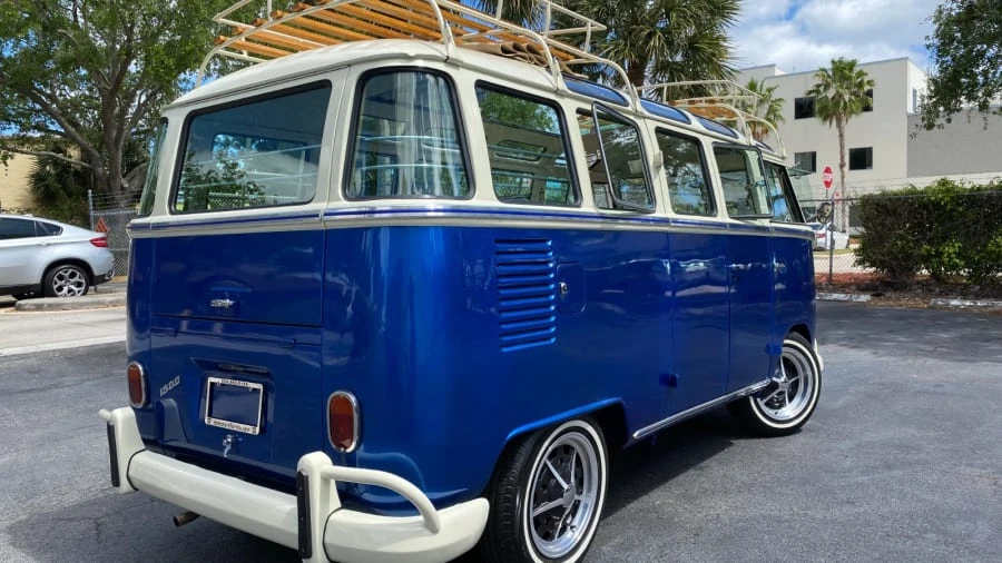 1970 Volkswagen Bay-Window Bus - Image 3 of 31