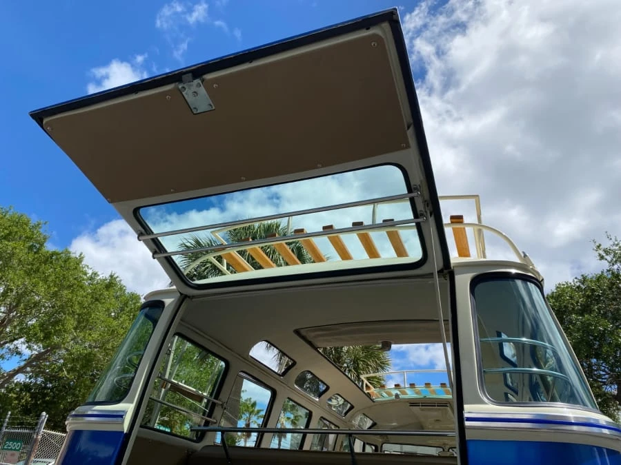 1970 Volkswagen Bay-Window Bus - Image 29 of 31