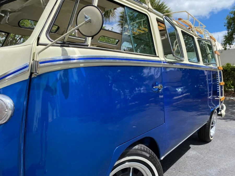1970 Volkswagen Bay-Window Bus - Image 5 of 31