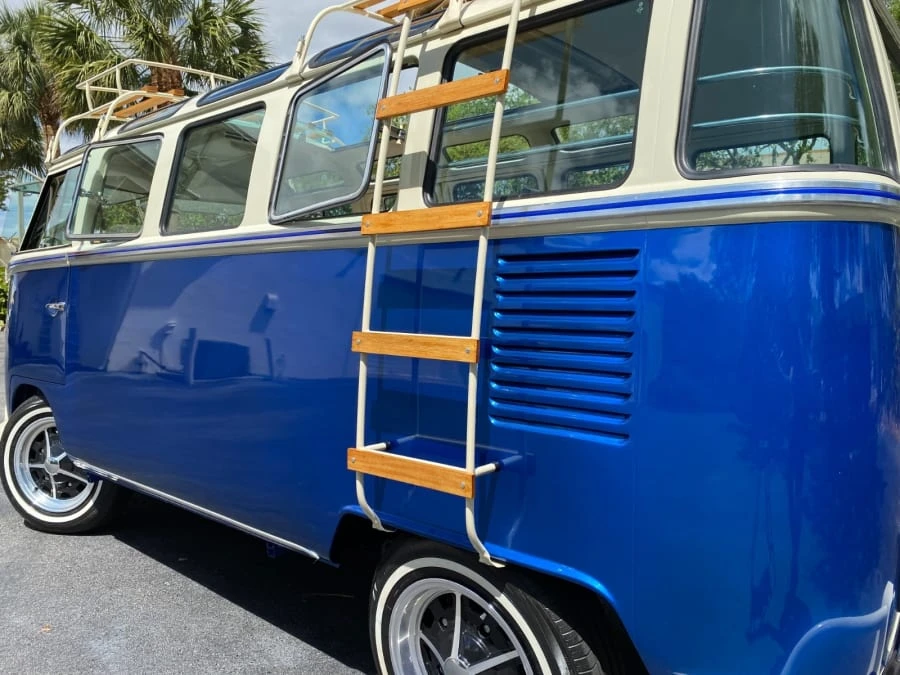 1970 Volkswagen Bay-Window Bus - Image 7 of 31