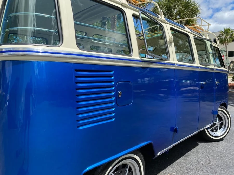 1970 Volkswagen Bay-Window Bus - Image 8 of 31