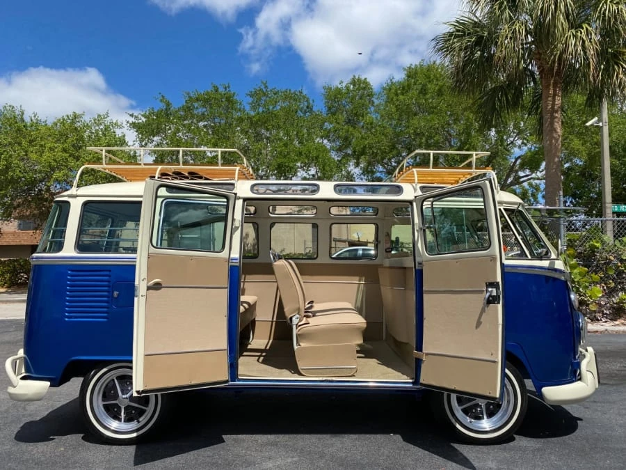1970 Volkswagen Bay-Window Bus - Image 14 of 31
