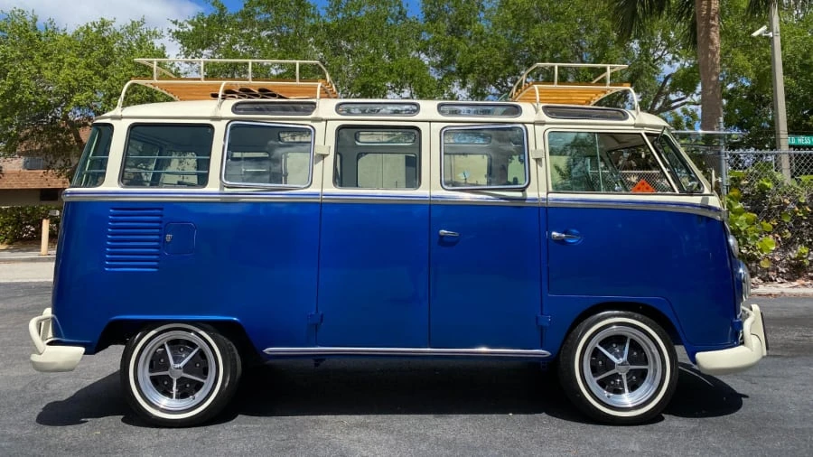 1970 Volkswagen Bay-Window Bus - Image 17 of 31