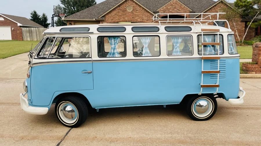 1970 Volkswagen Bay-Window Bus - Image 2 of 18