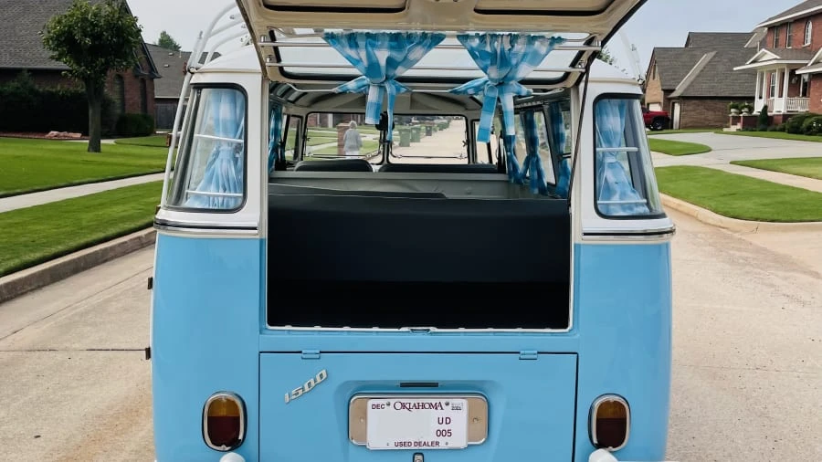 1970 Volkswagen Bay-Window Bus - Image 14 of 18