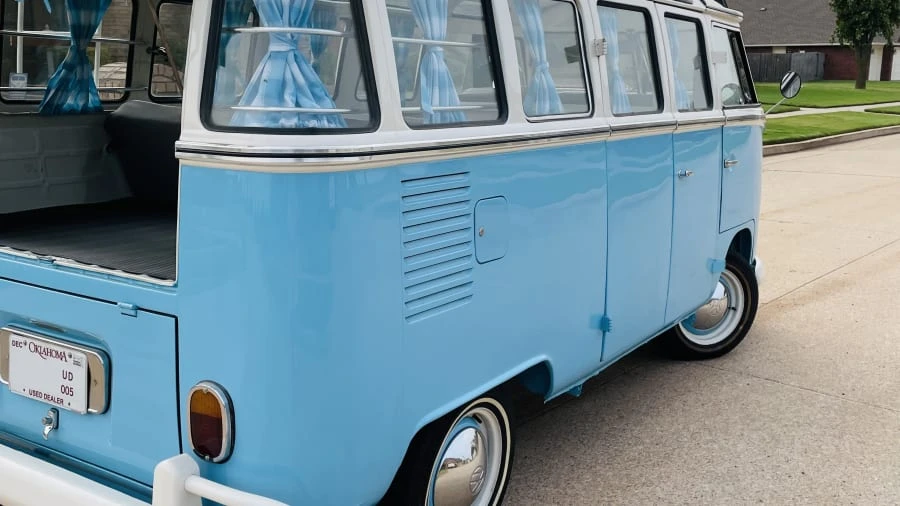 1970 Volkswagen Bay-Window Bus - Image 15 of 18