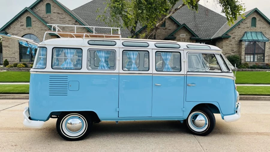 1970 Volkswagen Bay-Window Bus - Image 16 of 18