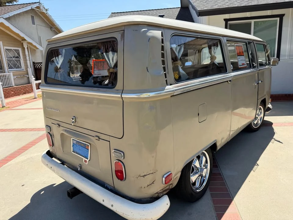 1970 Volkswagen Bay-Window Bus - Image 3 of 11
