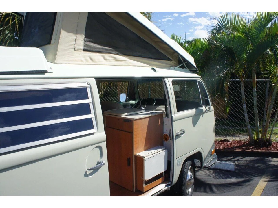 1970 Volkswagen Bay-Window Camper - Image 10 of 15