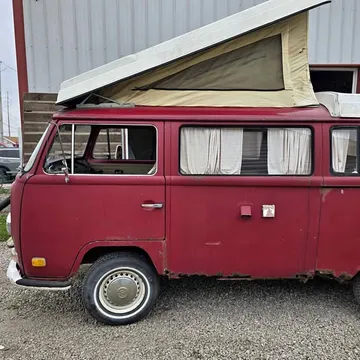 1970 Volkswagen Bus Camper