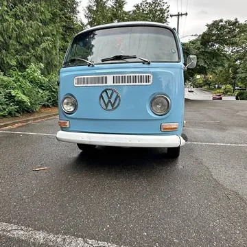 1970 Volkswagen Type 2 Deluxe Bus