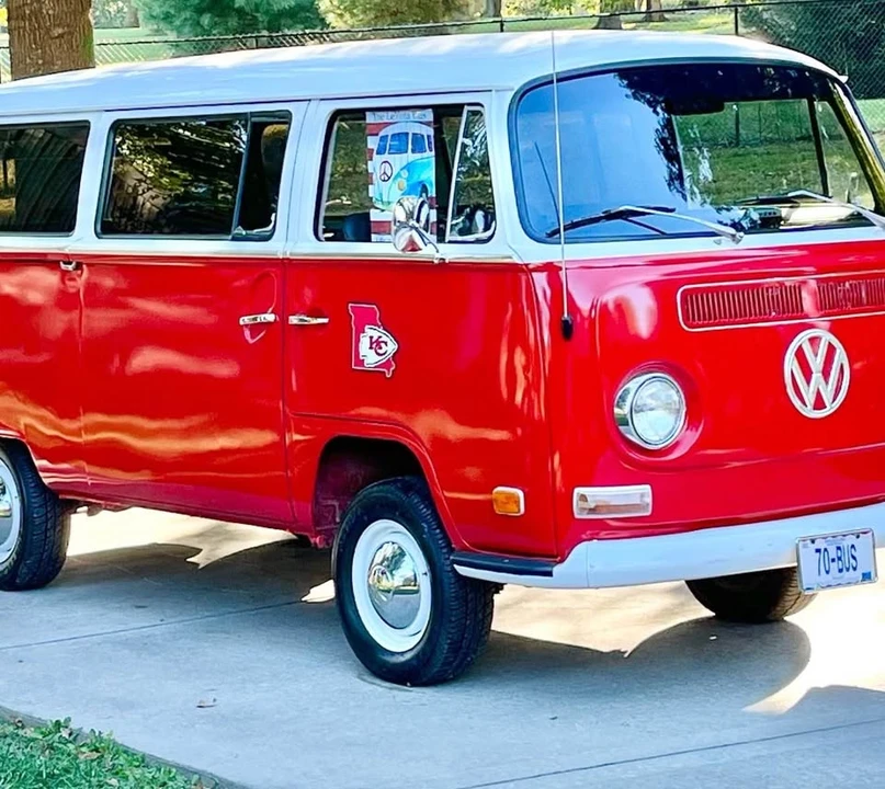 1970 Volkswagen Bay-Window Bus - Image 2 of 17