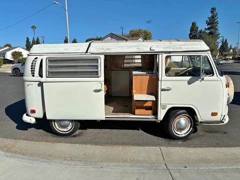 1970 Volkswagen Westfalia Camper Bus