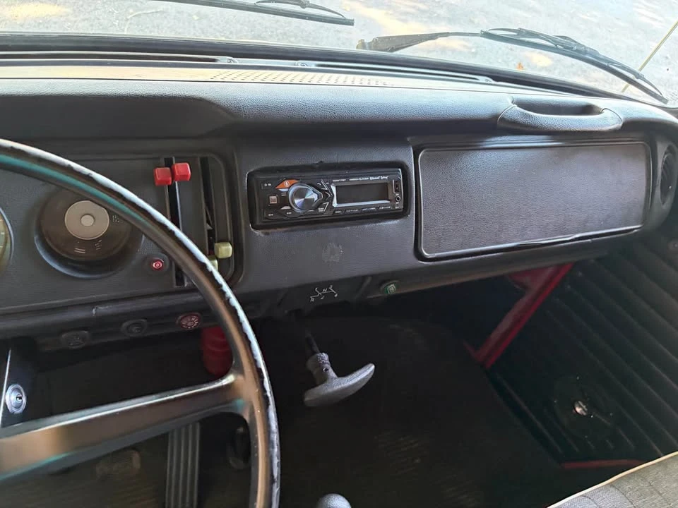 1970 Volkswagen Bay-Window Bus - Image 12 of 16