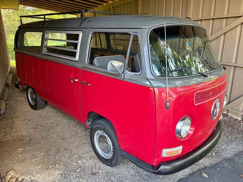 1970 Volkswagen Deluxe Bus Deluxe