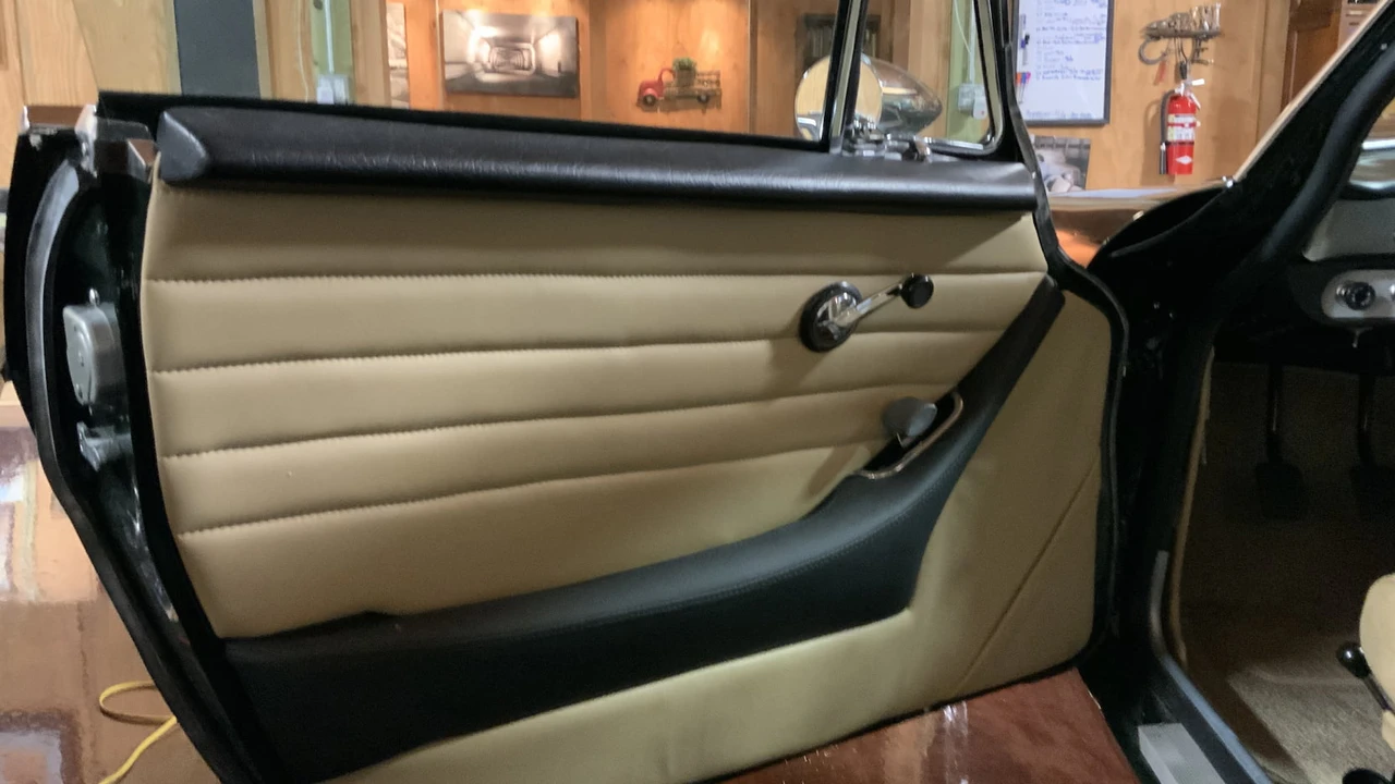1970 Volvo 1800E - Image 4 of 7