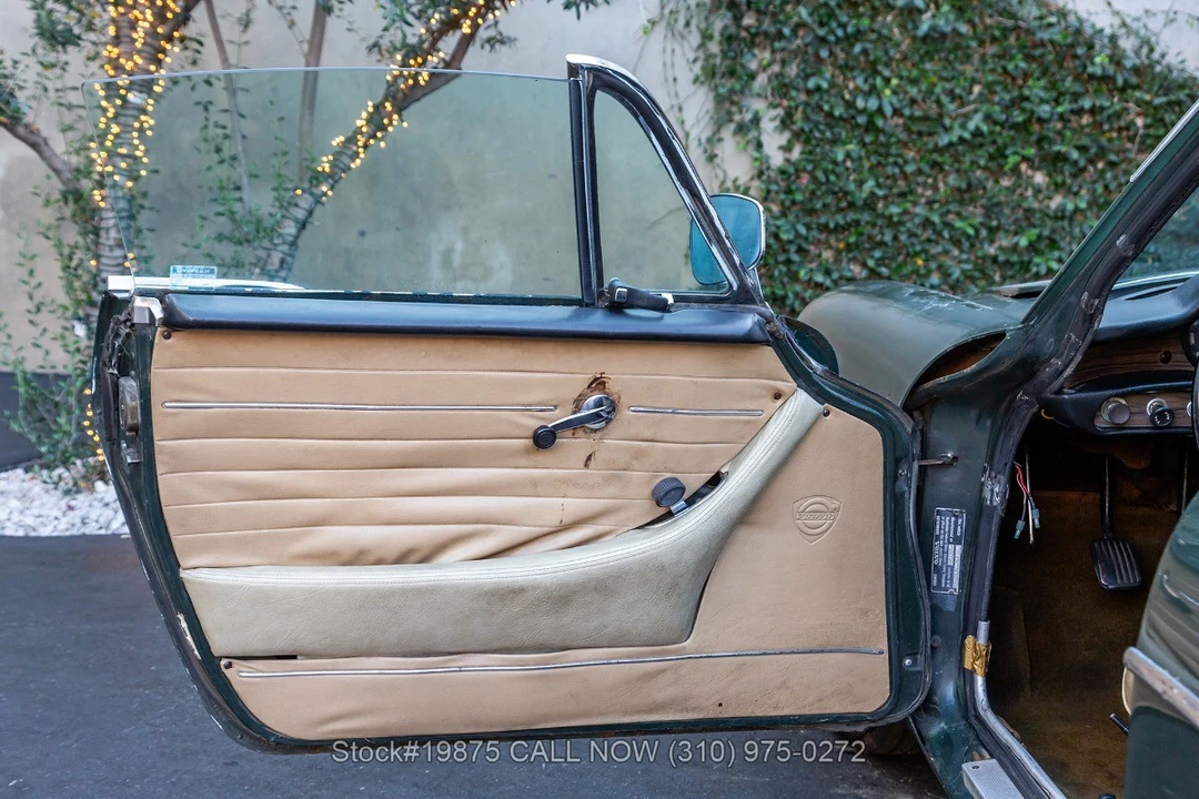 1970 Volvo 1800E - Image 15 of 31
