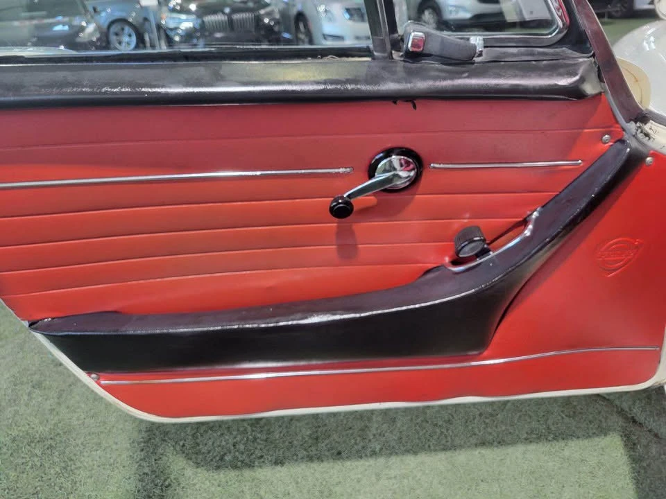 1970 Volvo 1800E - Image 9 of 18