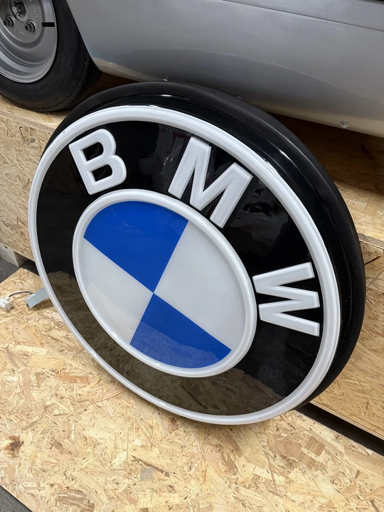 BMW - Image 3 of 12