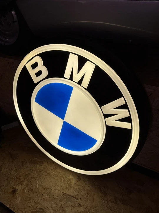 BMW - Image 8 of 12