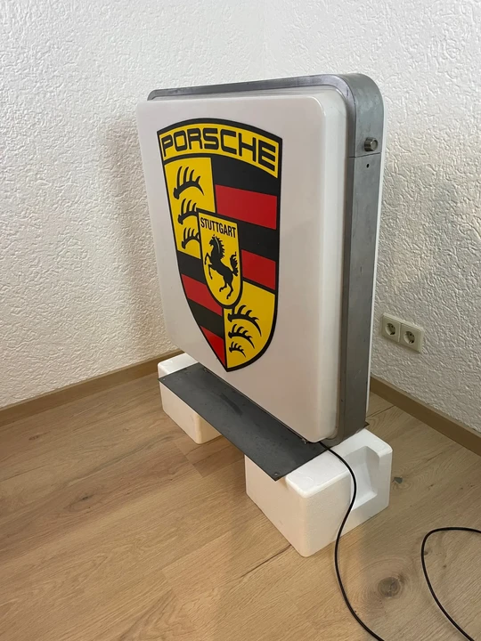 Porsche - Image 10 of 14