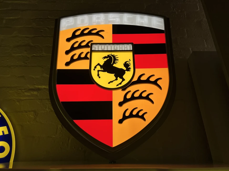 Porsche - Image 2 of 24