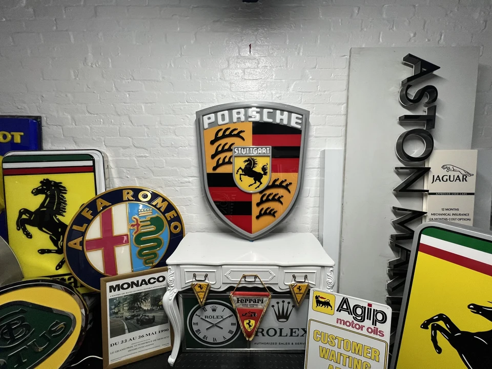 Porsche - Image 8 of 24
