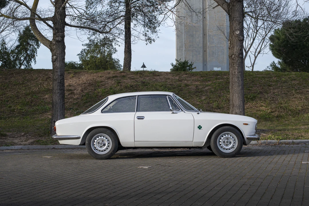 1971 Alfa Romeo GT 1300 Junior - Image 9 of 31