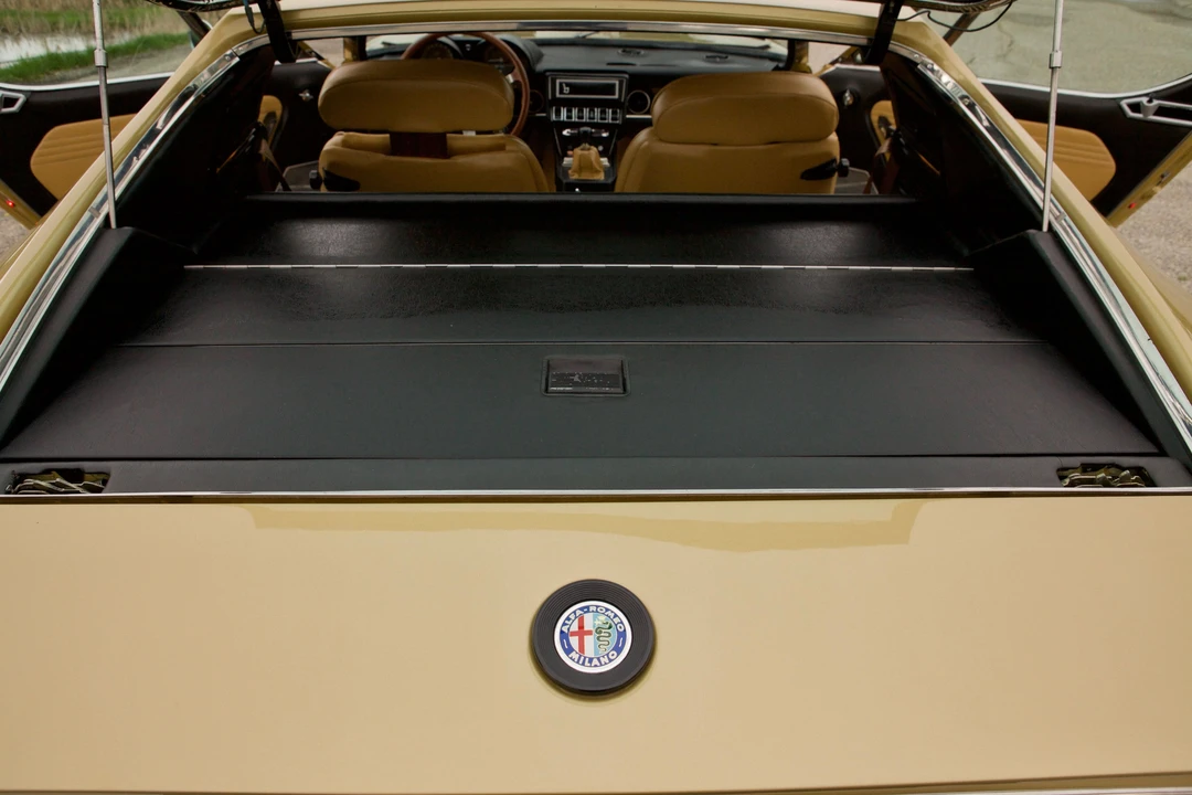 1971 Alfa Romeo Montreal - Image 30 of 31