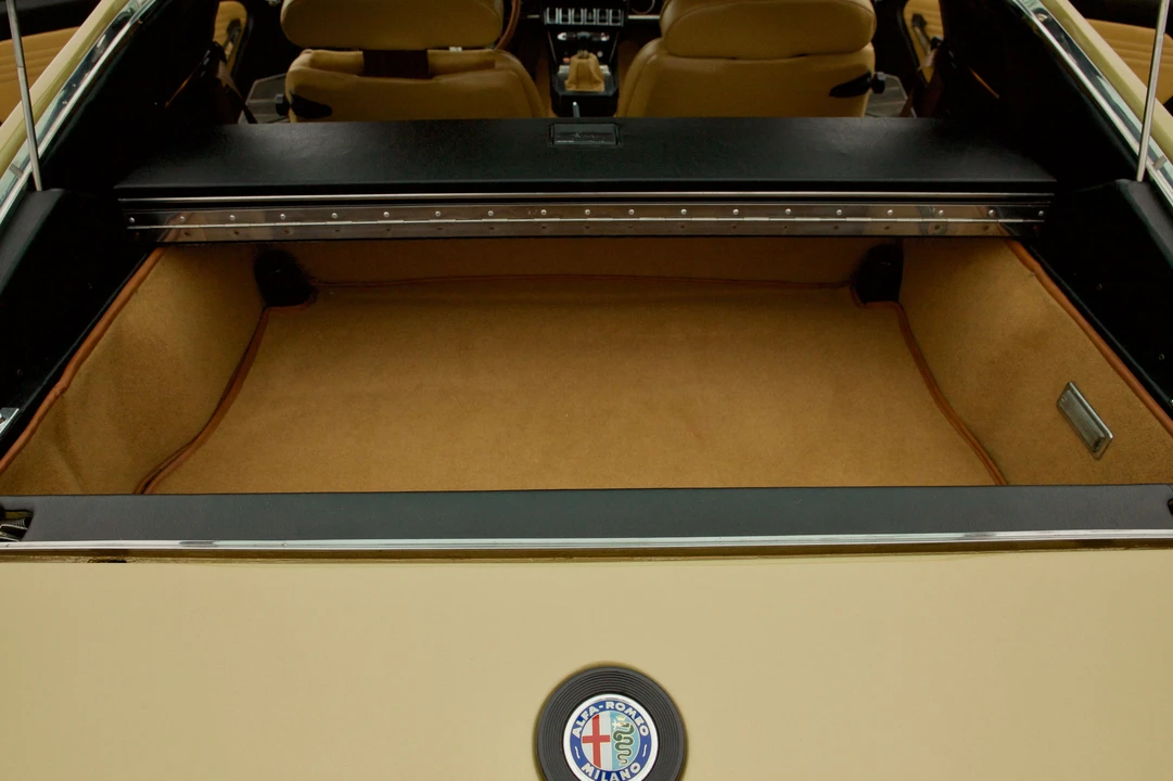 1971 Alfa Romeo Montreal - Image 31 of 31