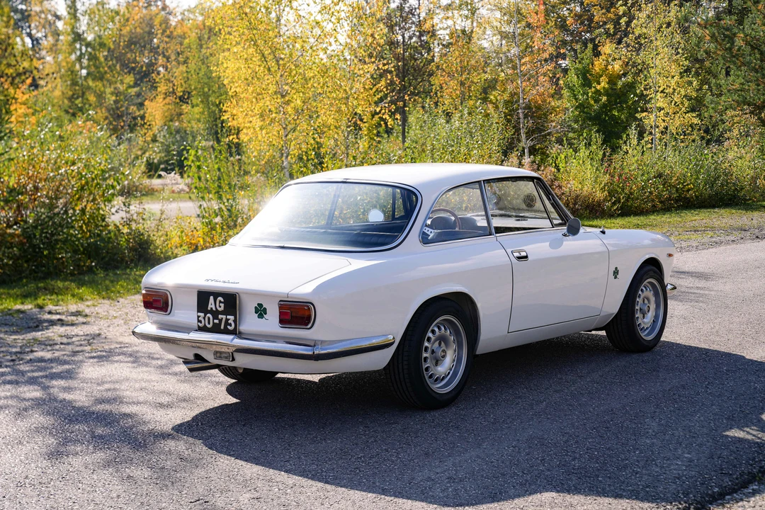 1971 Alfa Romeo GT 1300 Junior - Image 9 of 21
