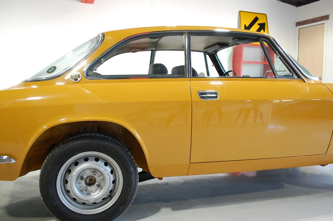 1971 Alfa Romeo 1750 GT Veloce - Image 11 of 31