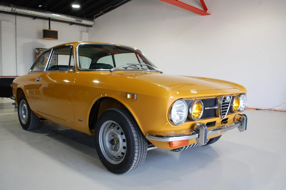 1971 Alfa Romeo 1750 GT Veloce - Image 2 of 31