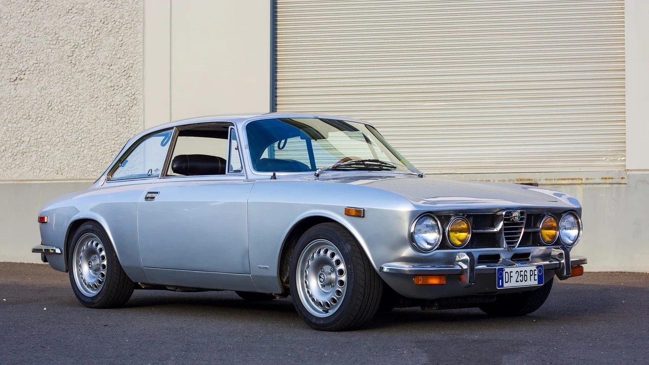 1971 Alfa Romeo 1750 GT Veloce - Image 9 of 31