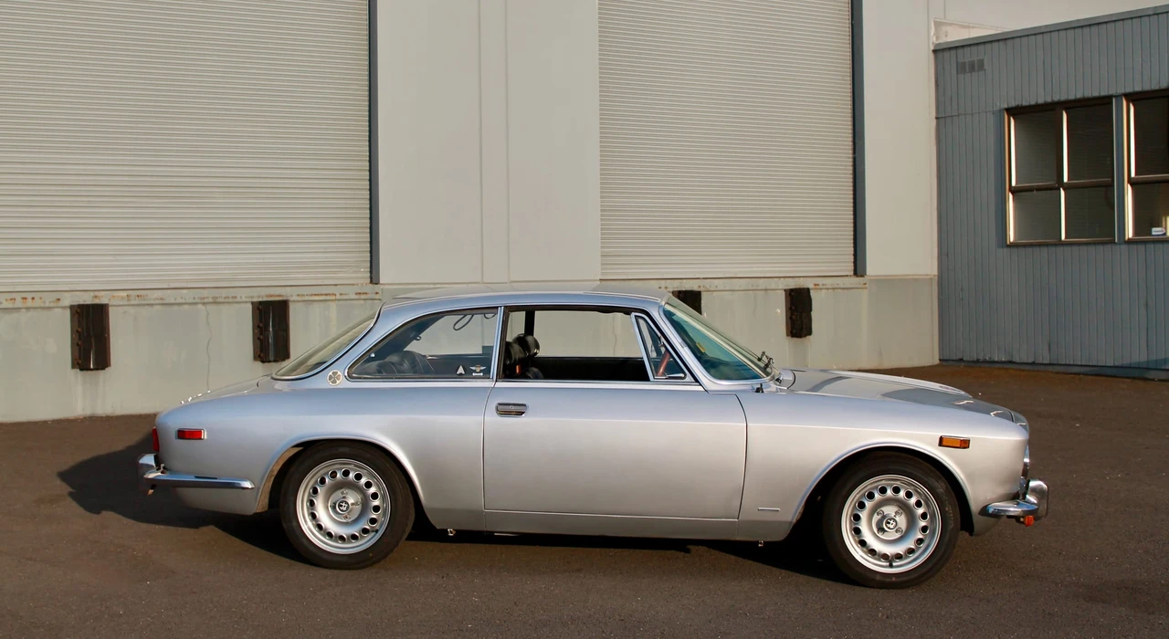 1971 Alfa Romeo 1750 GT Veloce - Image 14 of 31