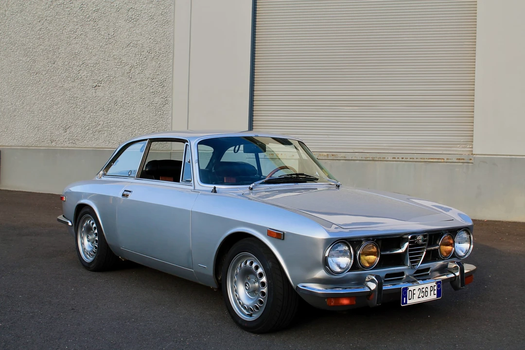 1971 Alfa Romeo 1750 GT Veloce - Image 10 of 31