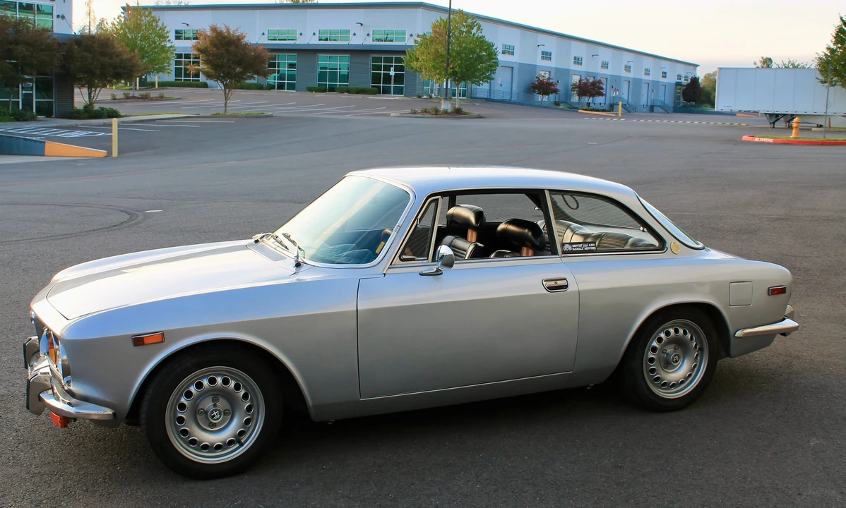1971 Alfa Romeo 1750 GT Veloce - Image 2 of 31