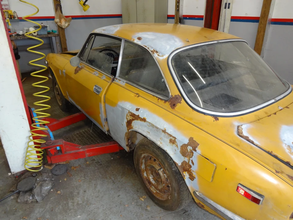 1971 Alfa Romeo 1750 GT Veloce - Image 8 of 31