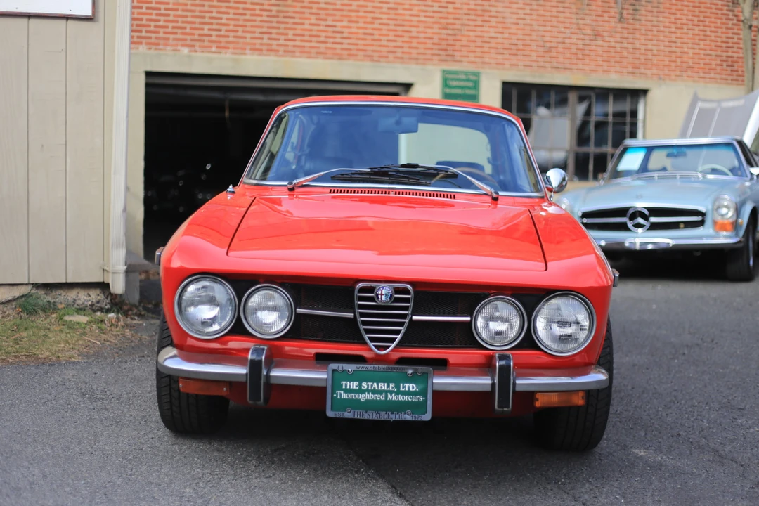 1971 Alfa Romeo 1750 GT Veloce - Image 2 of 31