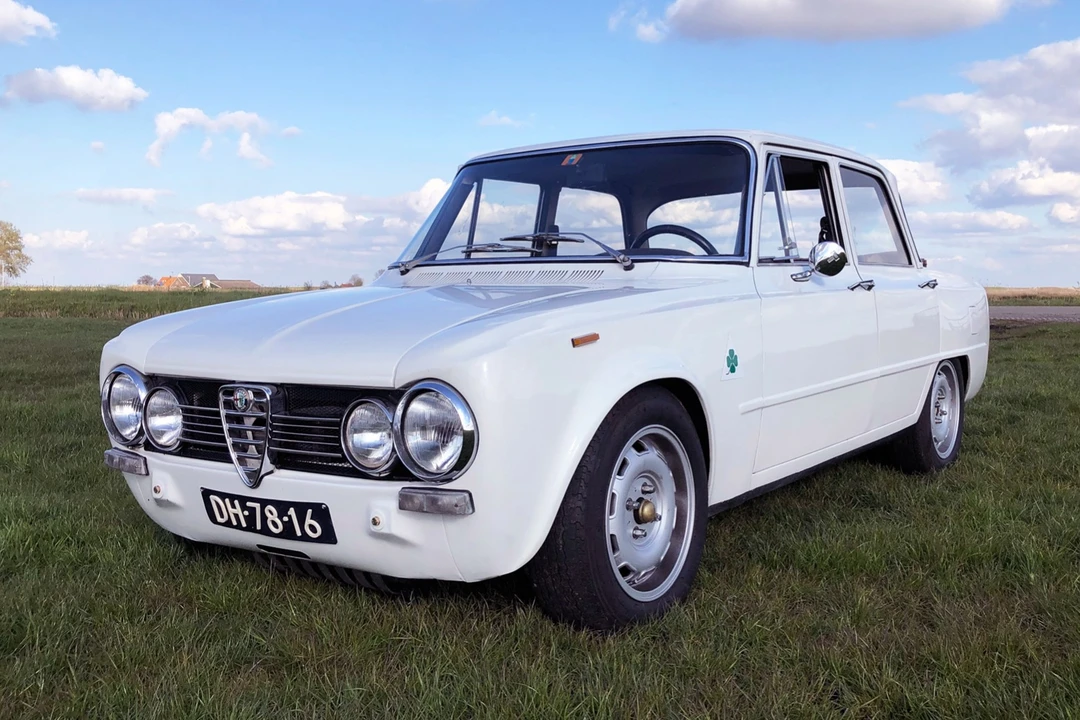 1971 Alfa Romeo 2000 GT Veloce - Image 1 of 31